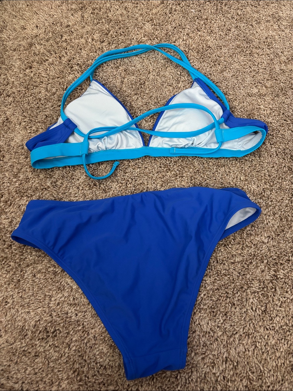 Bikini - Picture 2 of 2